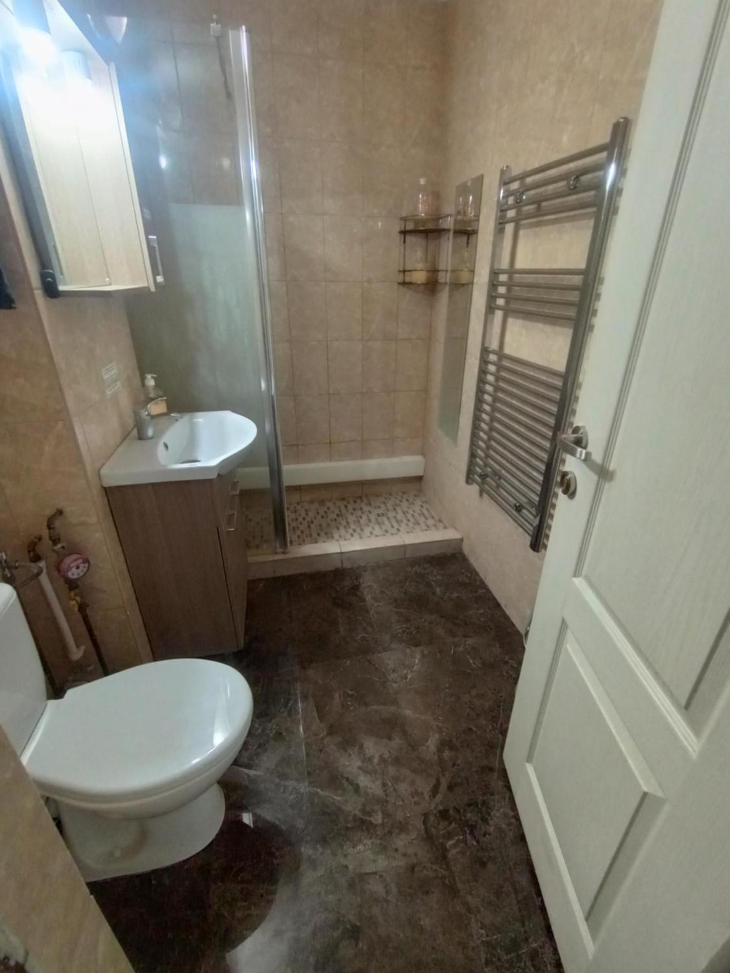 Florentin Hostel: Budget-Friendly Rooms with Kitchen Access and Smart TV Constanta Exterior photo