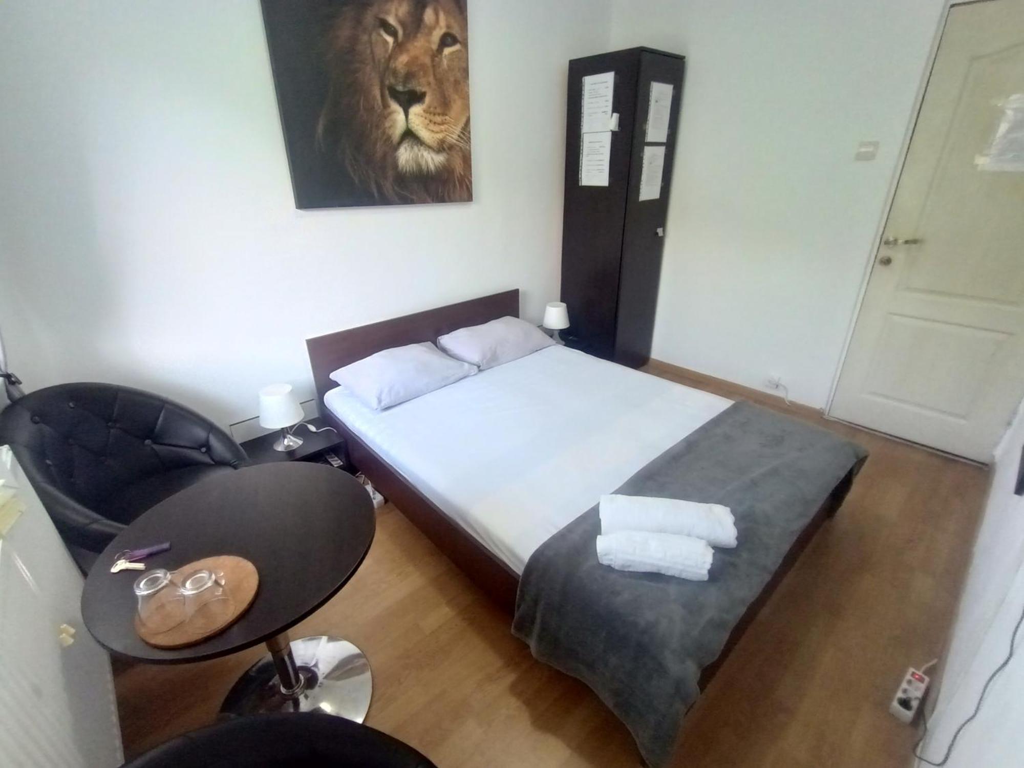 Florentin Hostel: Budget-Friendly Rooms with Kitchen Access and Smart TV Constanta Exterior photo